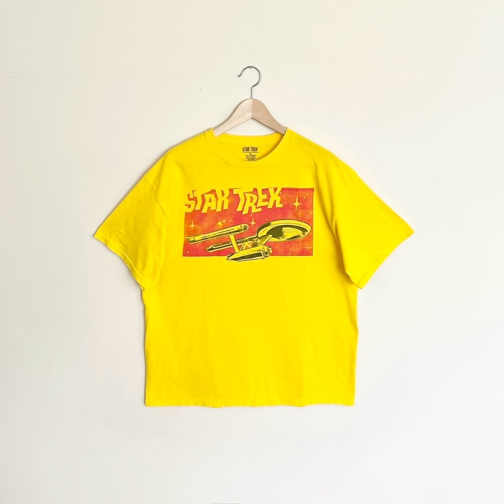 NEW Star Trek Comic Logo Enterprise Yellow Red T Shirt Adult size XL